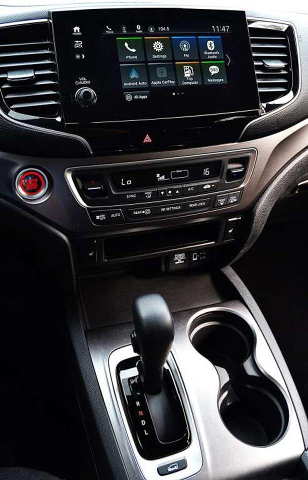 2019 Honda Pilot LX All-wheel Drive 8 PASS Photo