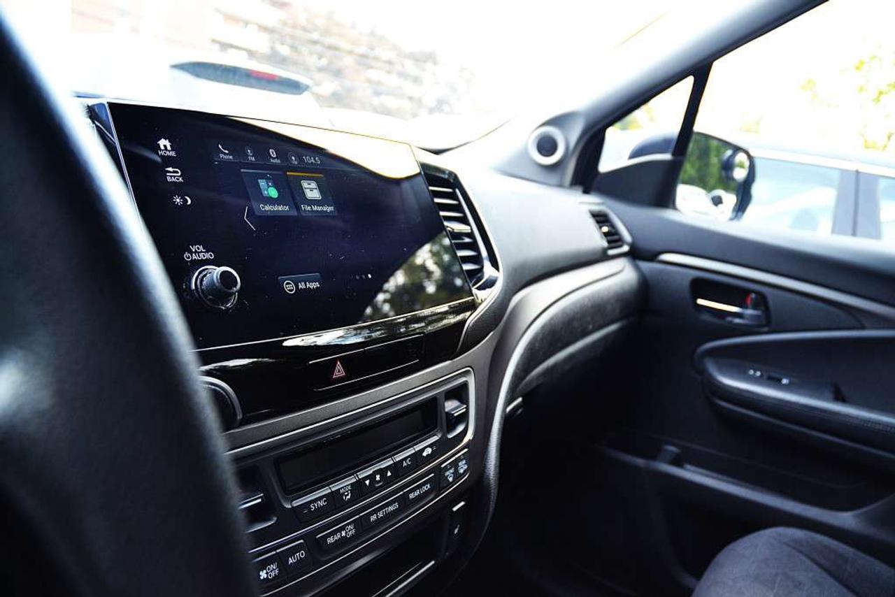 2019 Honda Pilot LX All-wheel Drive 8 PASS Photo