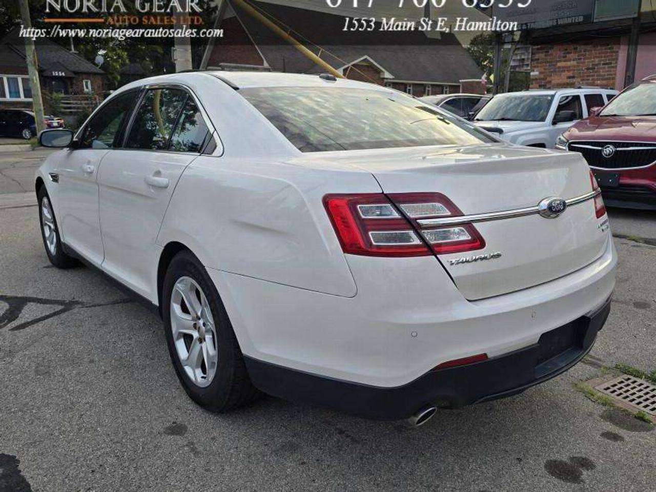 2015 Ford Taurus LIMITED Photo2
