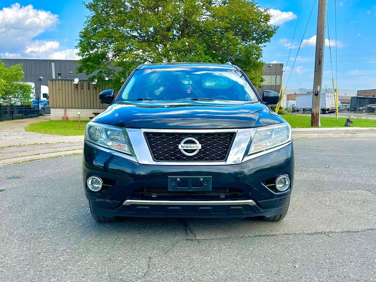 2015 Nissan Pathfinder Platinum Photo3