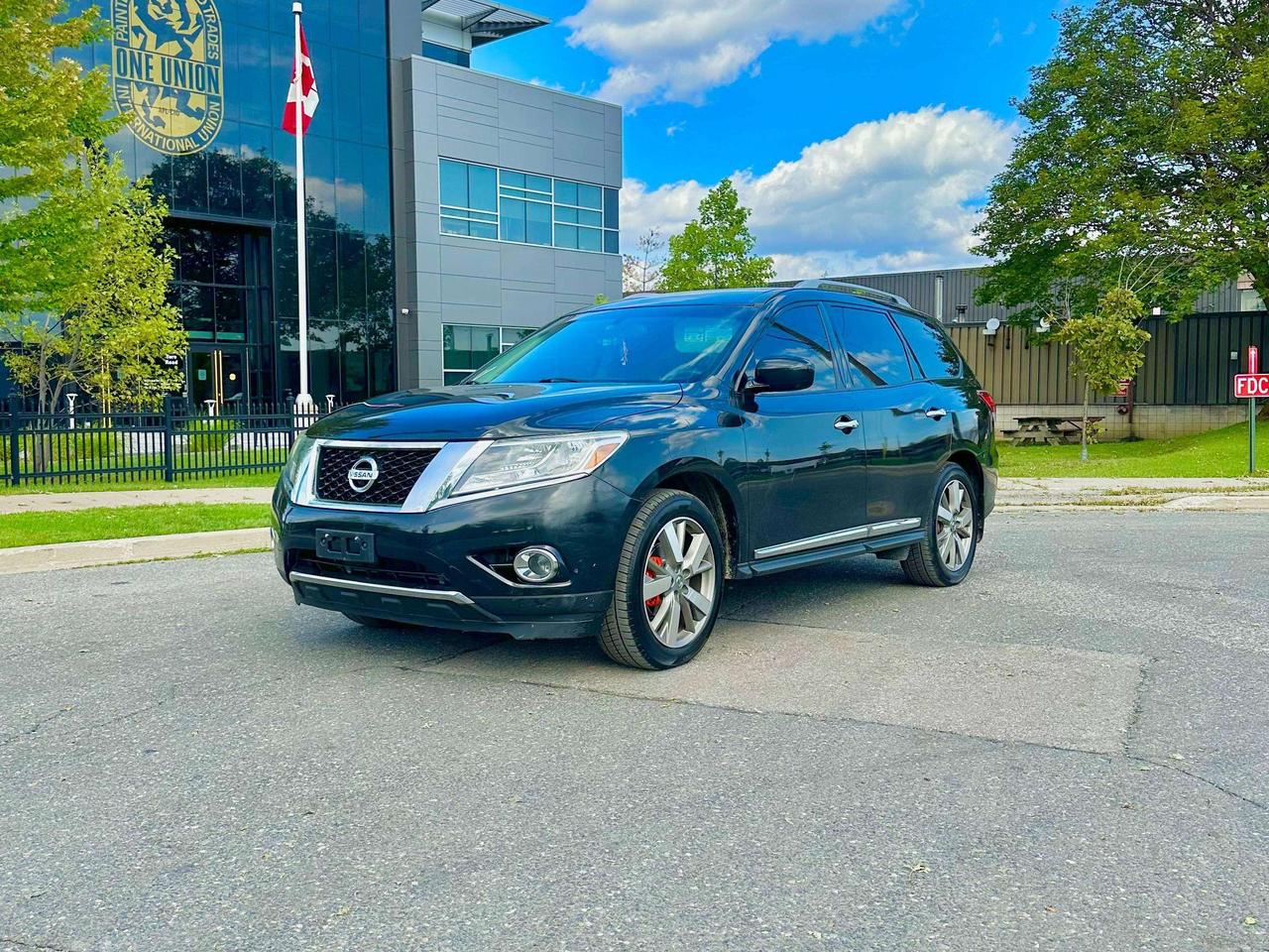 2015 Nissan Pathfinder Platinum Photo1