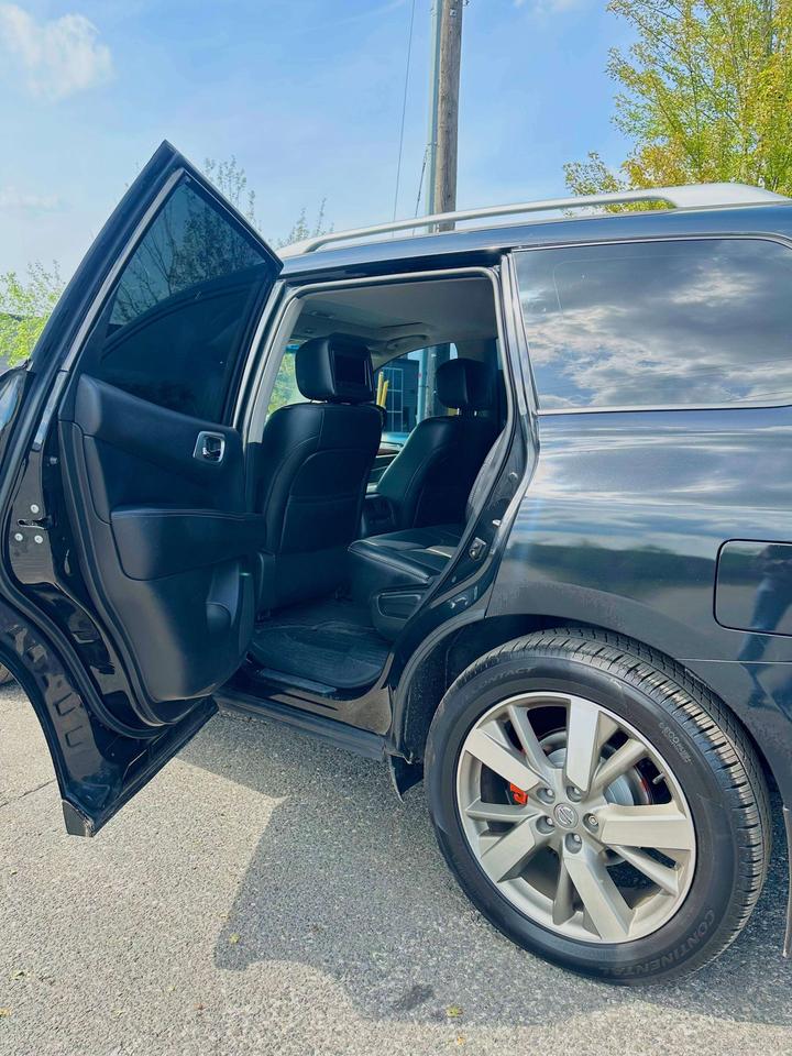 2015 Nissan Pathfinder Platinum Photo