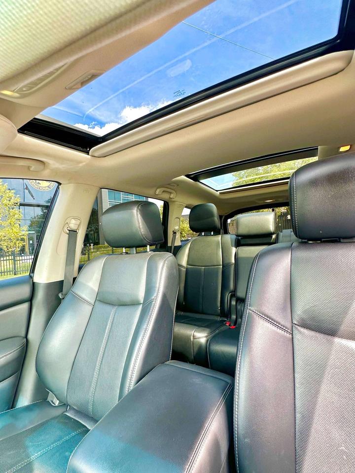 2015 Nissan Pathfinder Platinum Photo