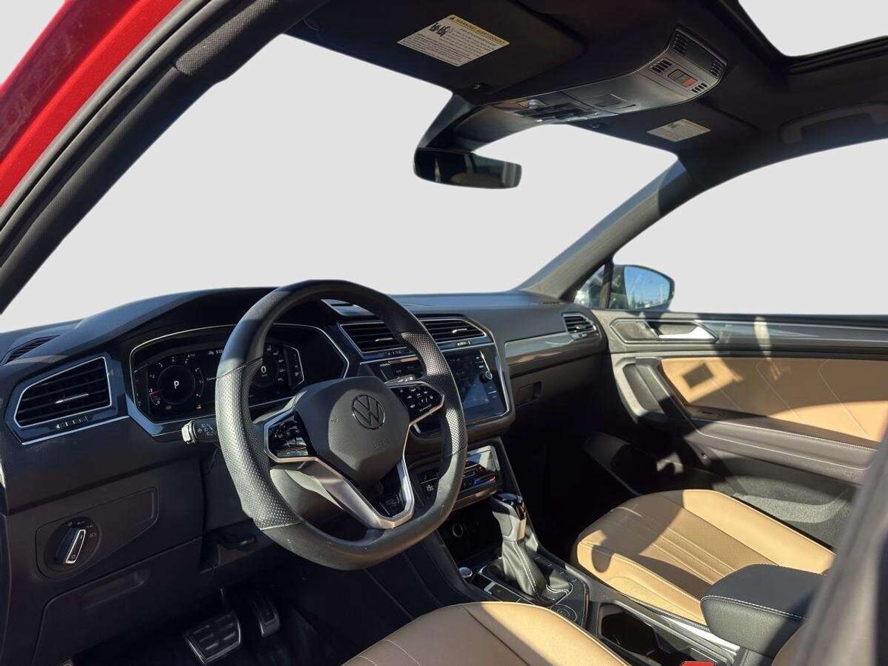 2024 Volkswagen Tiguan Comfortline R-Line Black Edition 4MOTION - 1 OWNER/CLEAN CARFAX Photo