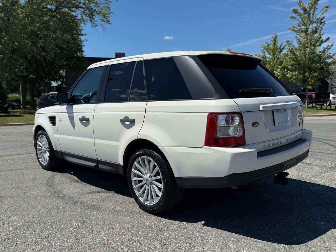 2009 Land Rover Range Rover Sport 4WD 4dr HSE Photo