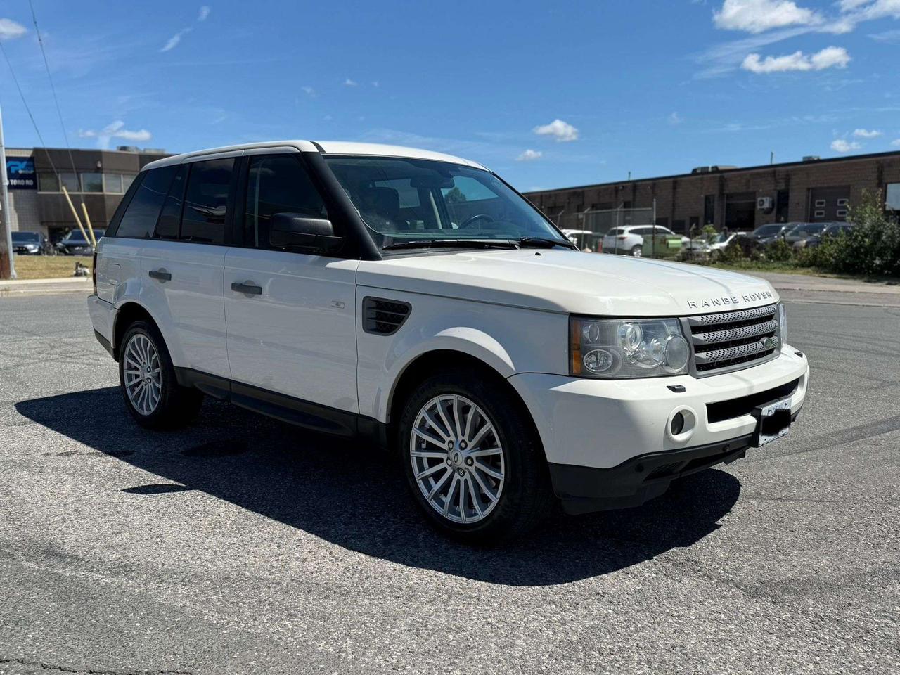 2009 Land Rover Range Rover Sport 4WD 4dr HSE Photo
