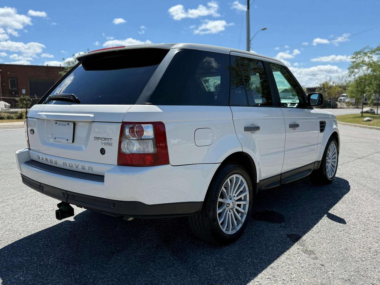 2009 Land Rover Range Rover Sport 4WD 4dr HSE Photo