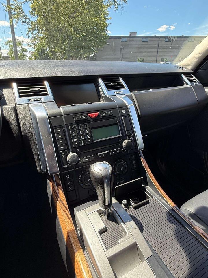 2009 Land Rover Range Rover Sport 4WD 4dr HSE Photo