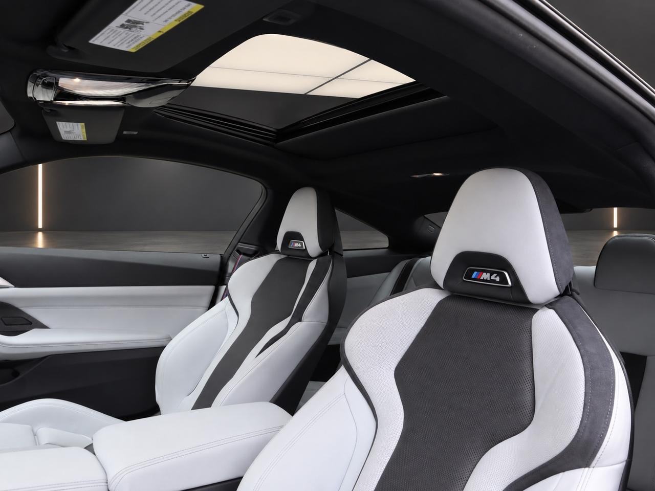 2022 BMW M4  Photo