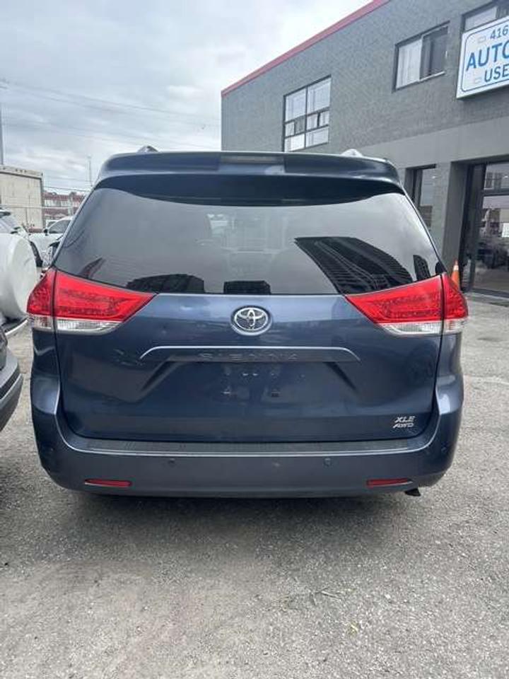 2014 Toyota Sienna XLE   AWD   LEATHER   SUNROOF   REAR CAMERA Photo