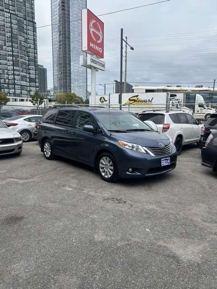 2014 Toyota Sienna XLE   AWD   LEATHER   SUNROOF   REAR CAMERA Photo