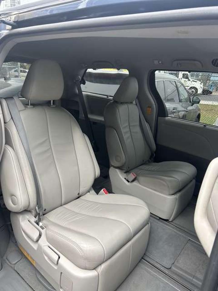 2014 Toyota Sienna XLE   AWD   LEATHER   SUNROOF   REAR CAMERA Photo