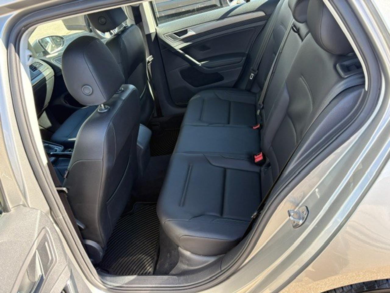 2018 Volkswagen Golf 1.8 TSI Comfortline (A6) 4dr Hatchback Photo
