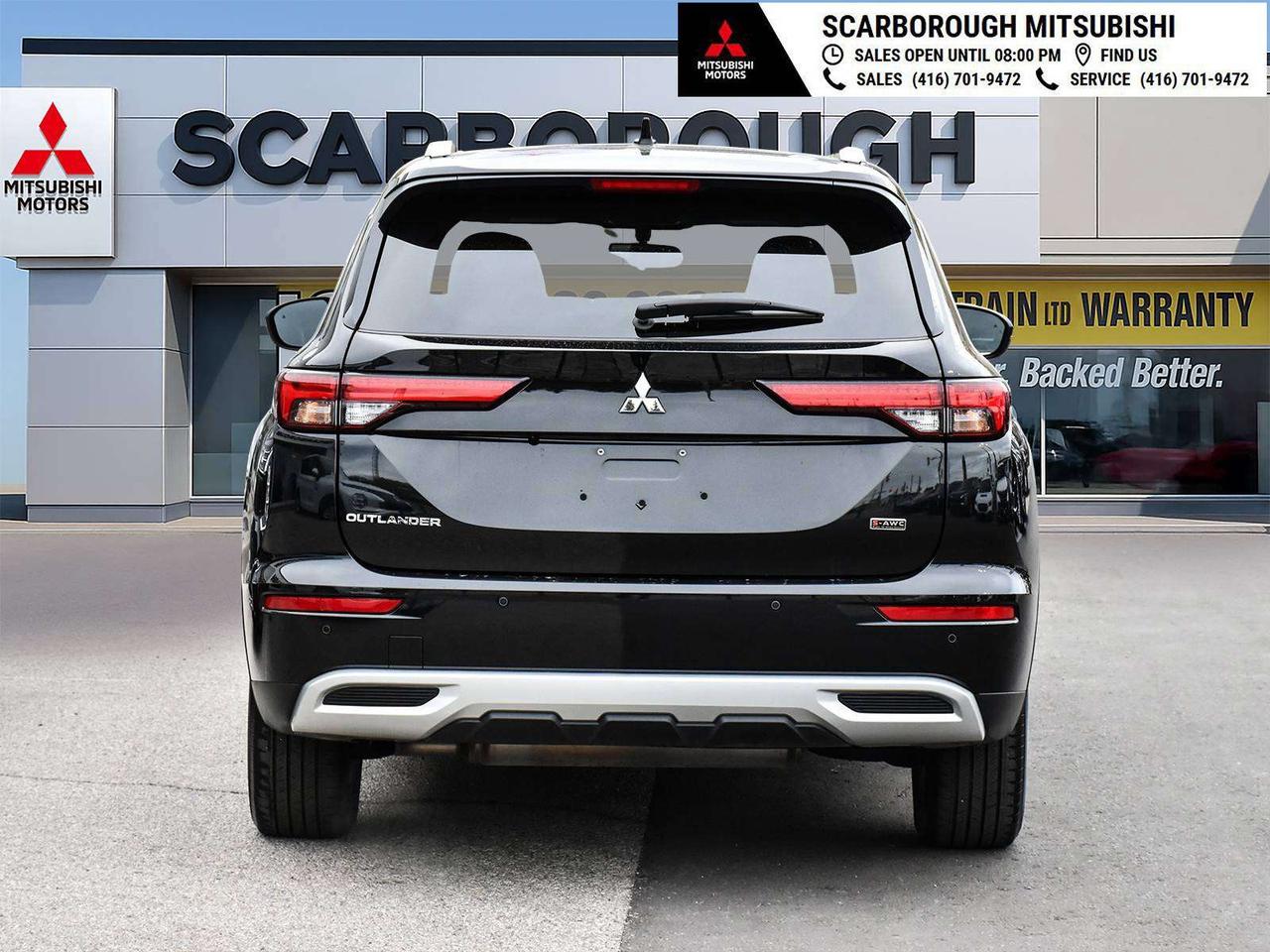 2024 Mitsubishi Outlander LE, sunroof, blue tooth, blind spot, rear camera Photo