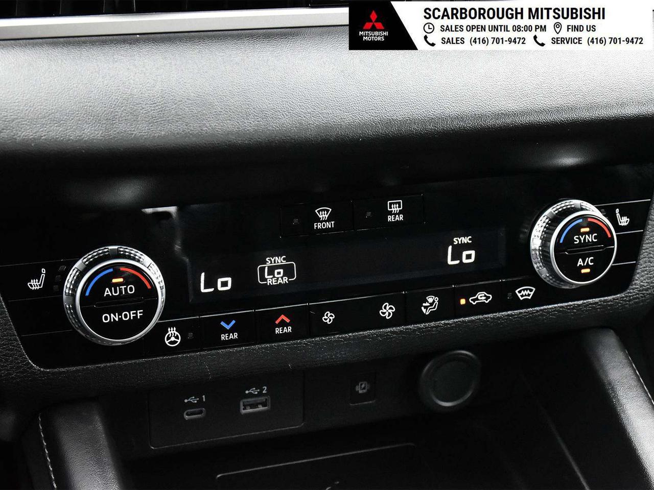 2024 Mitsubishi Outlander LE, sunroof, blue tooth, blind spot, rear camera Photo