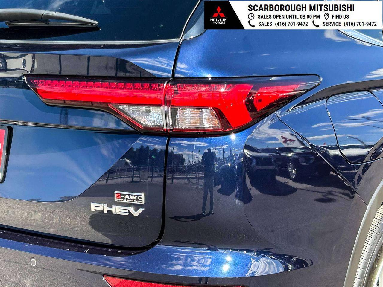 2023 Mitsubishi Outlander ES   PHEV   Apple Carplay I  Rear camera Photo