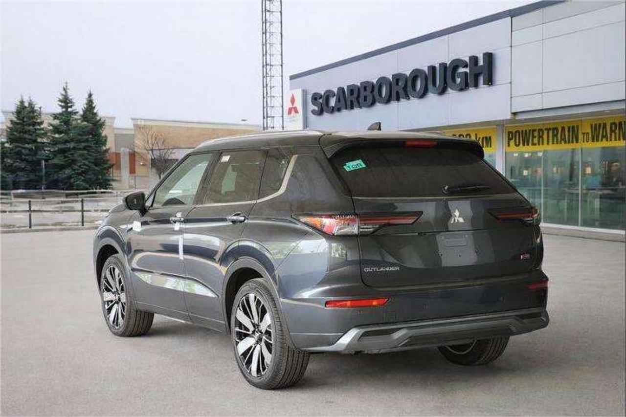 2026 Mitsubishi Outlander GT PREMIUM Demo Photo3