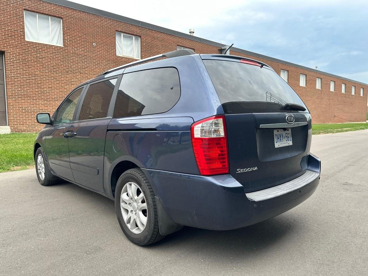 2009 Kia Sedona 4dr Wgn EX w/Pwr Pkg Photo