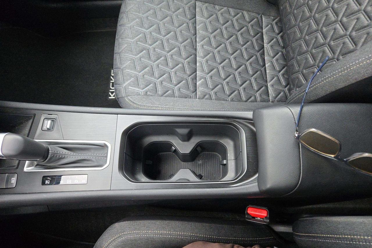 2026 Nissan Kicks SV Photo