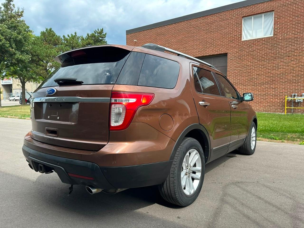 2011 Ford Explorer FWD 4dr V6 Auto XLT Photo