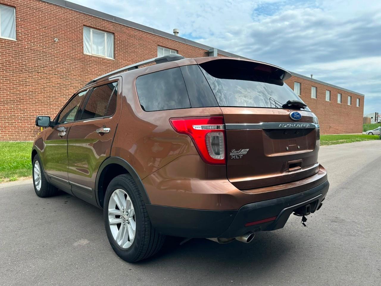 2011 Ford Explorer FWD 4dr V6 Auto XLT Photo