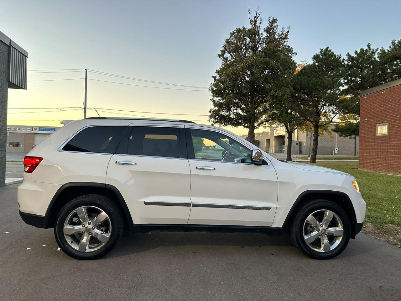 2013 Jeep Grand Cherokee 4WD 4dr Overland Photo