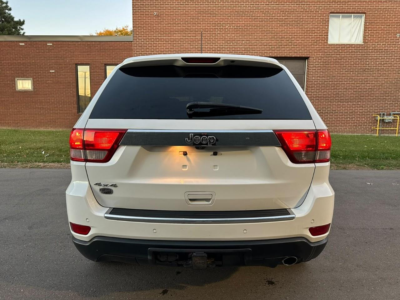 2013 Jeep Grand Cherokee 4WD 4dr Overland Photo