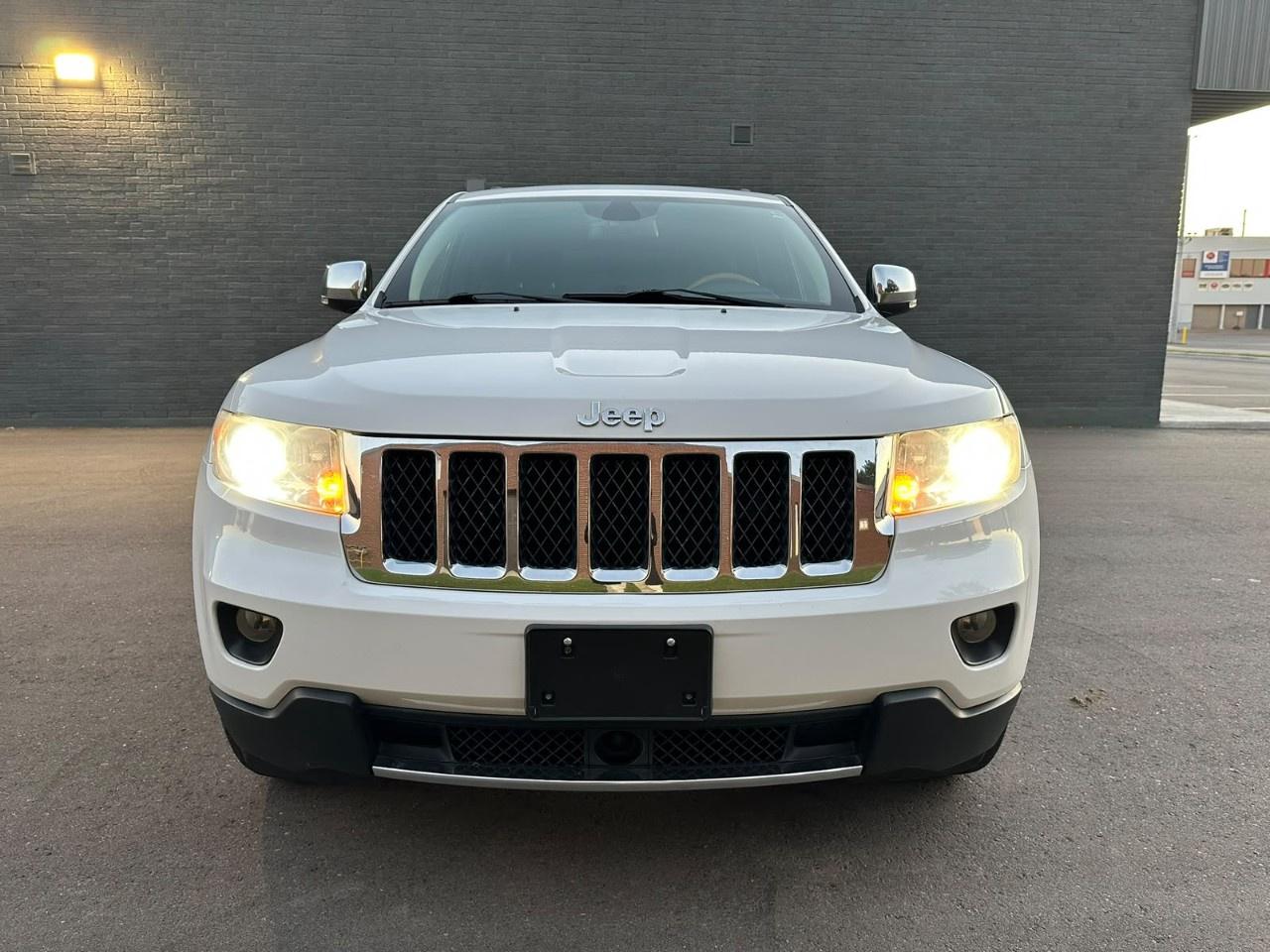 2013 Jeep Grand Cherokee 4WD 4dr Overland Photo