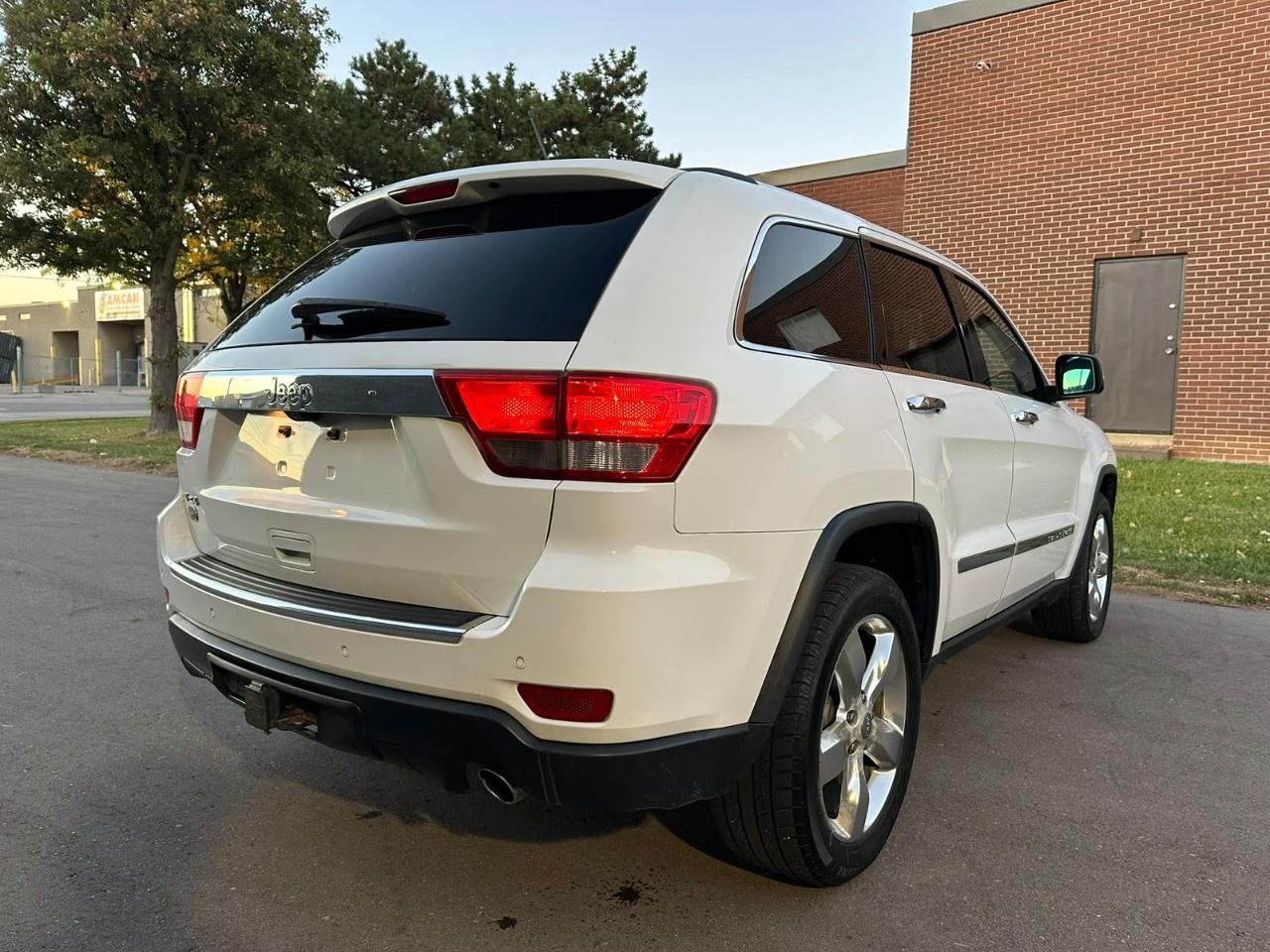 2013 Jeep Grand Cherokee 4WD 4dr Overland Photo