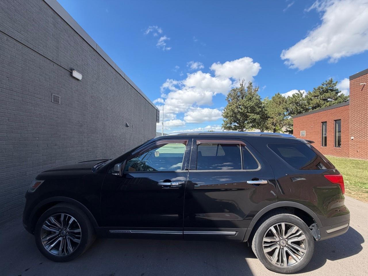 2018 Ford Explorer Platinum 4WD Photo