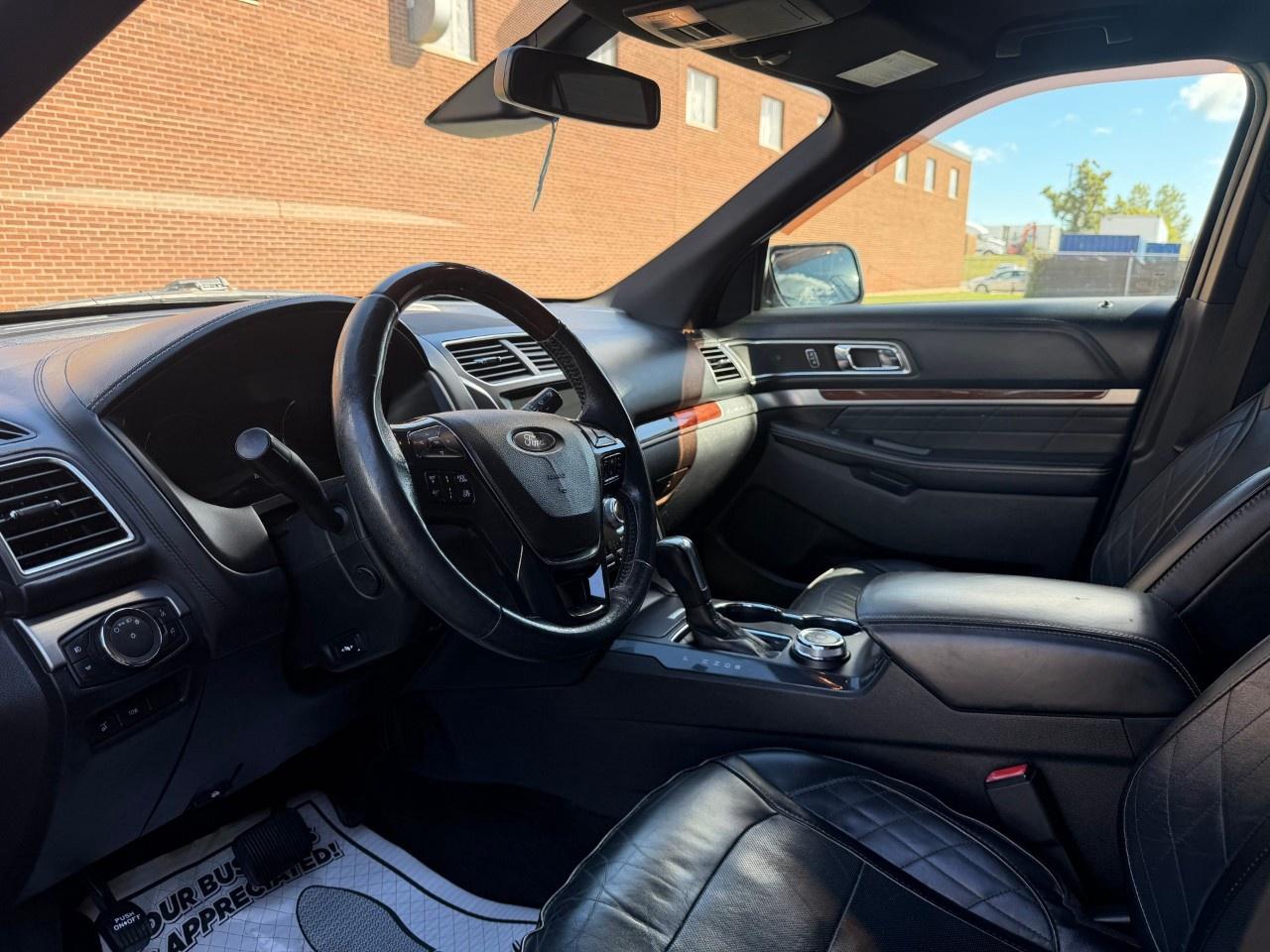 2018 Ford Explorer Platinum 4WD Photo