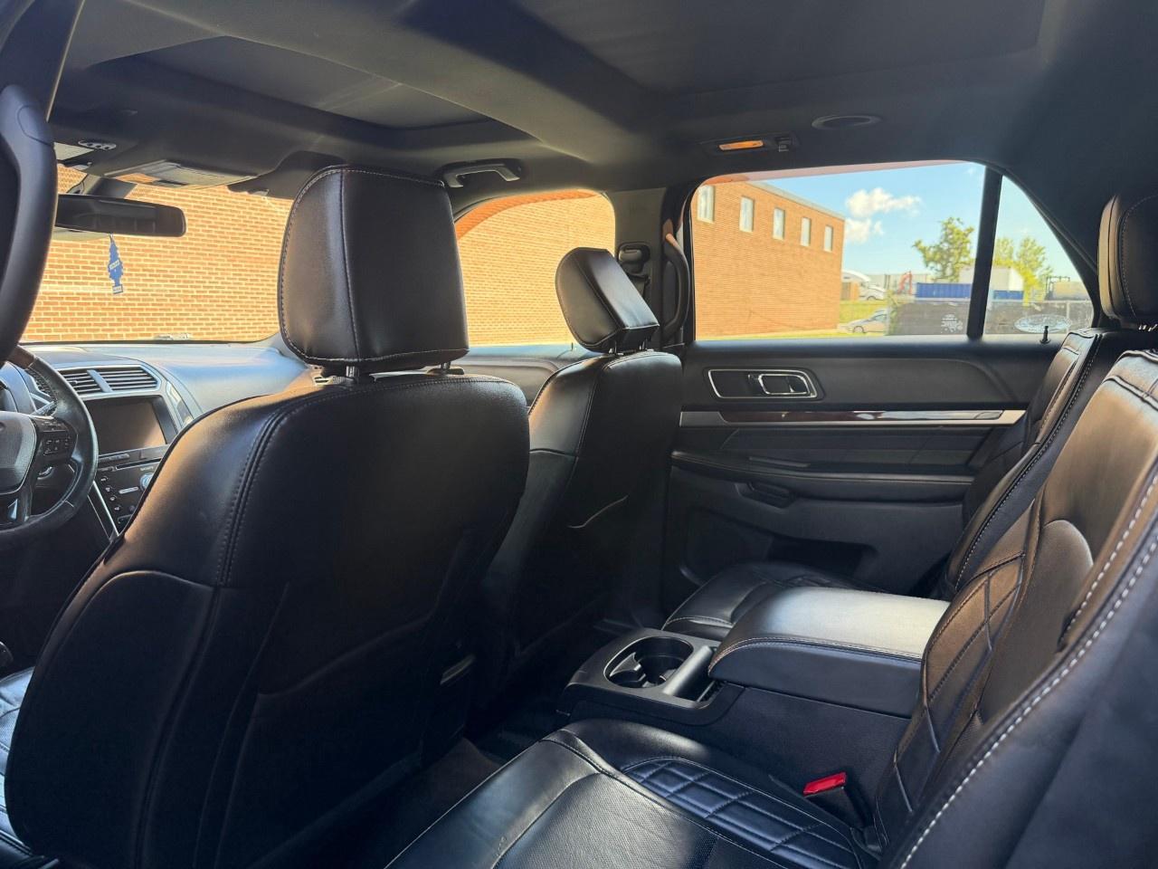 2018 Ford Explorer Platinum 4WD Photo