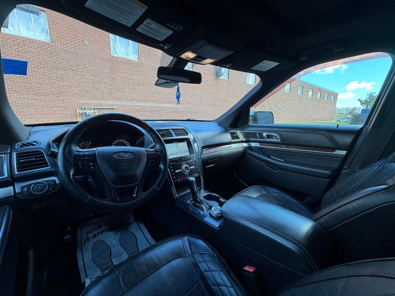 2018 Ford Explorer Platinum 4WD Photo