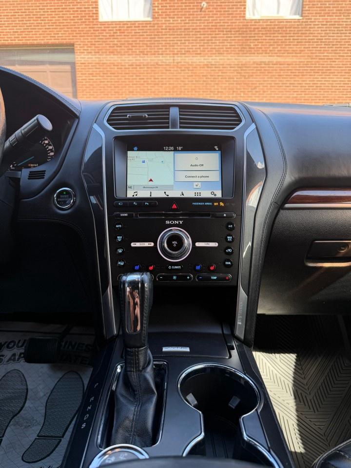 2018 Ford Explorer Platinum 4WD Photo
