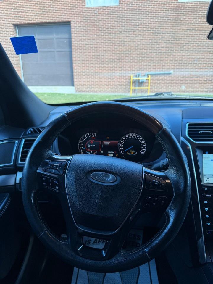 2018 Ford Explorer Platinum 4WD Photo