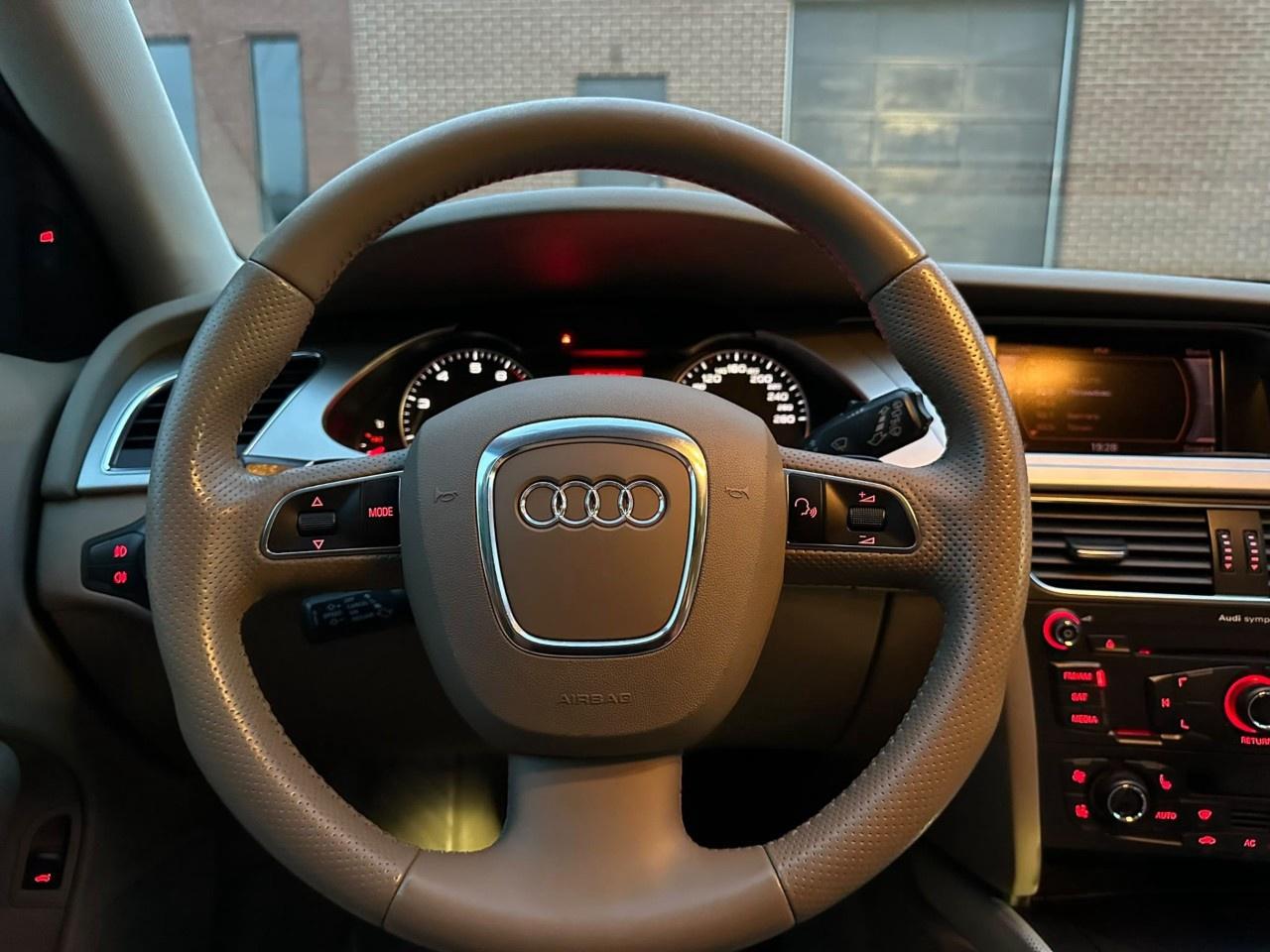 2009 Audi A4 4dr Wgn Auto 2.0T quattro Premium Photo