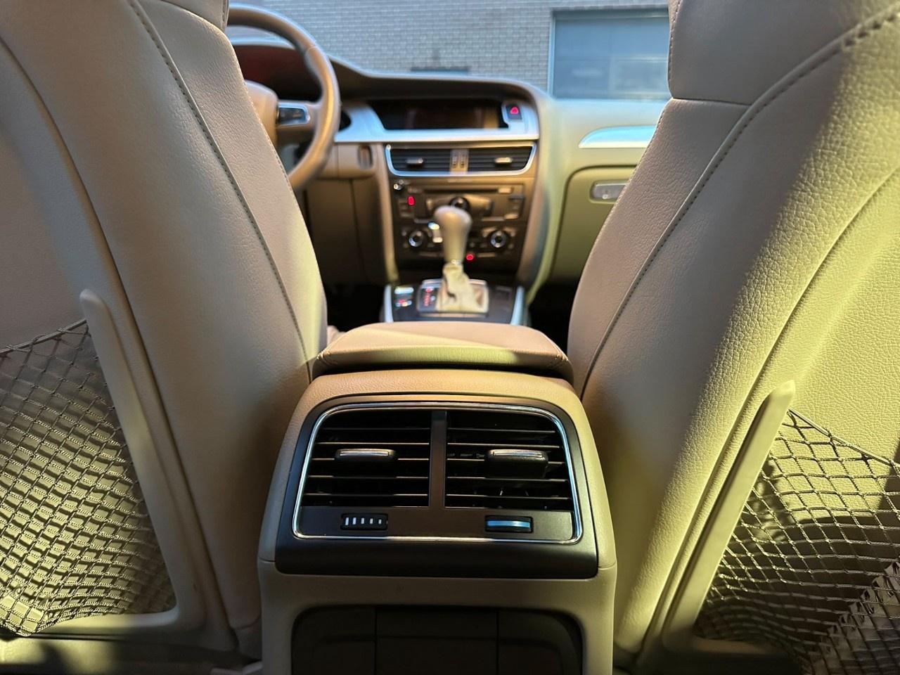 2009 Audi A4 4dr Wgn Auto 2.0T quattro Premium Photo