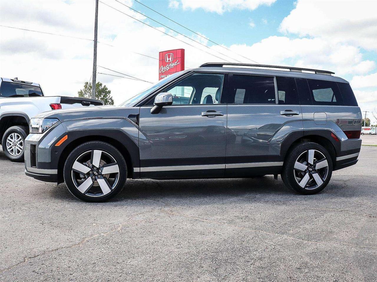 2025 Hyundai Santa Fe Luxury Photo