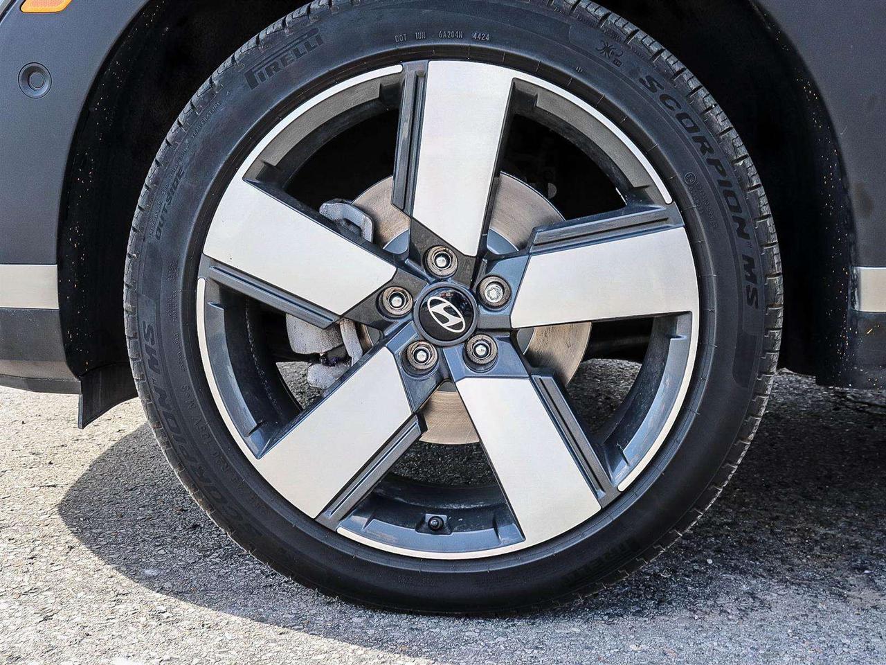 2025 Hyundai Santa Fe Luxury Photo