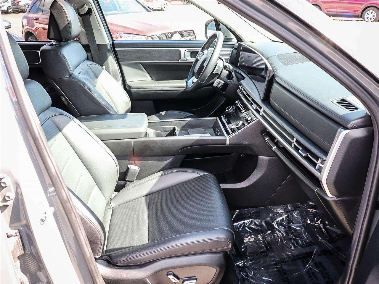 2025 Hyundai Santa Fe Luxury Photo
