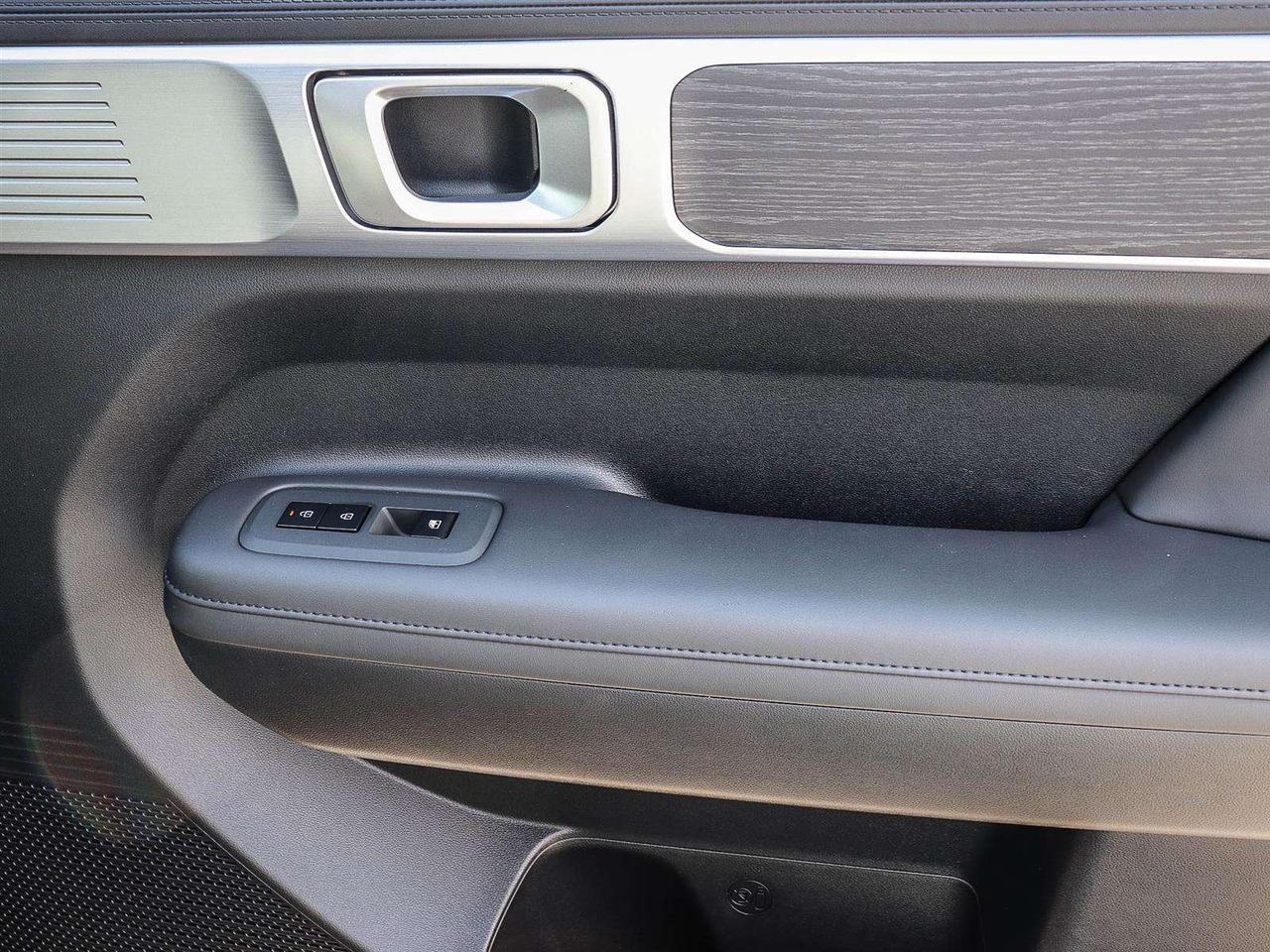 2025 Hyundai Santa Fe Luxury Photo