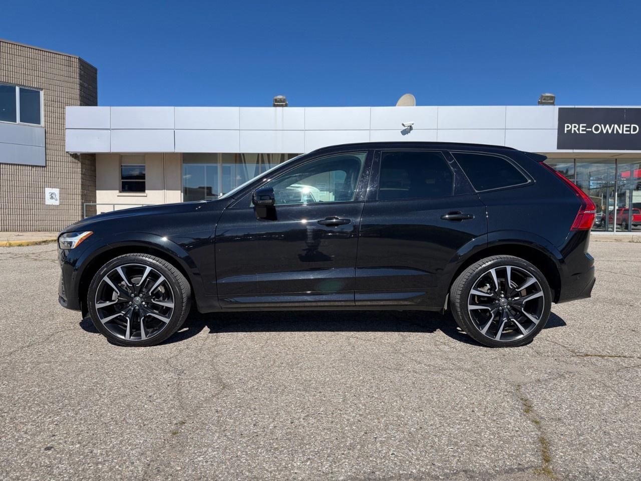 2023 Volvo XC60 B6 AWD Ultimate Dark Theme Photo5