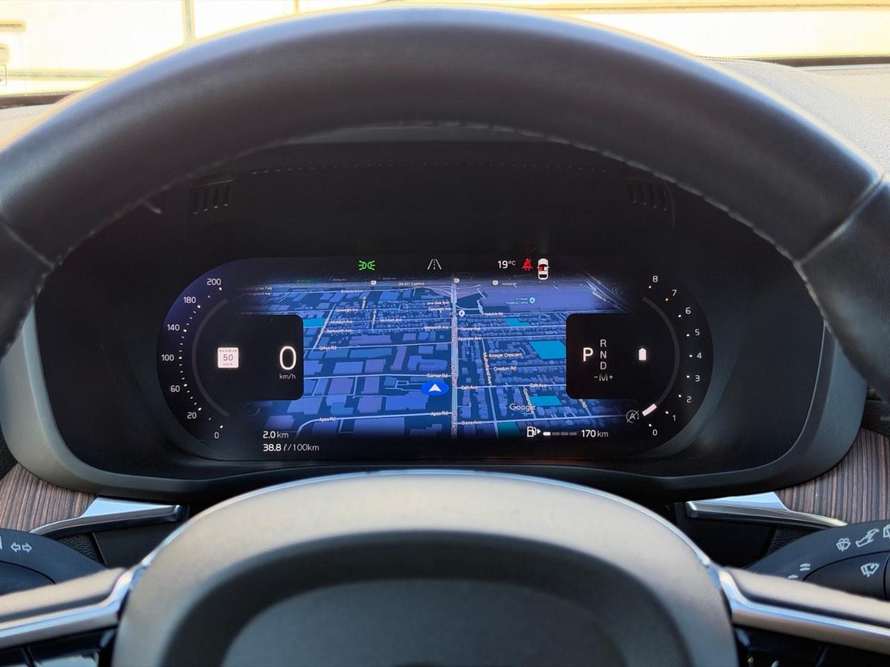 2023 Volvo XC60 B6 AWD Ultimate Dark Theme Photo