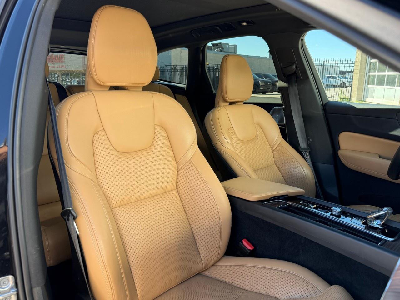 2023 Volvo XC60 B6 AWD Ultimate Dark Theme Photo