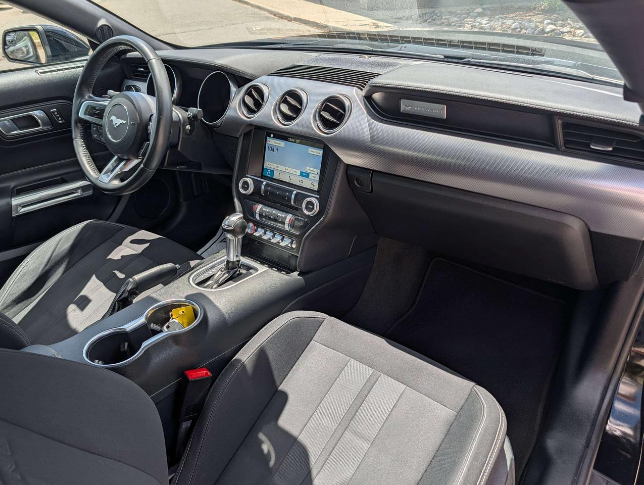 2018 Ford Mustang GT V8/ ONE OWNER/ NO ACCIDENTS/ FINANCING Photo