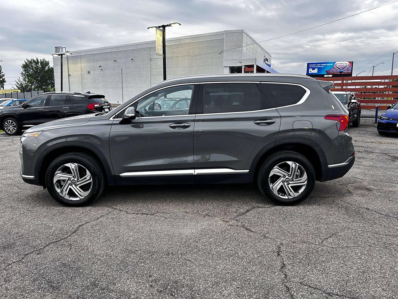 2023 Hyundai Santa Fe Preferred Photo2