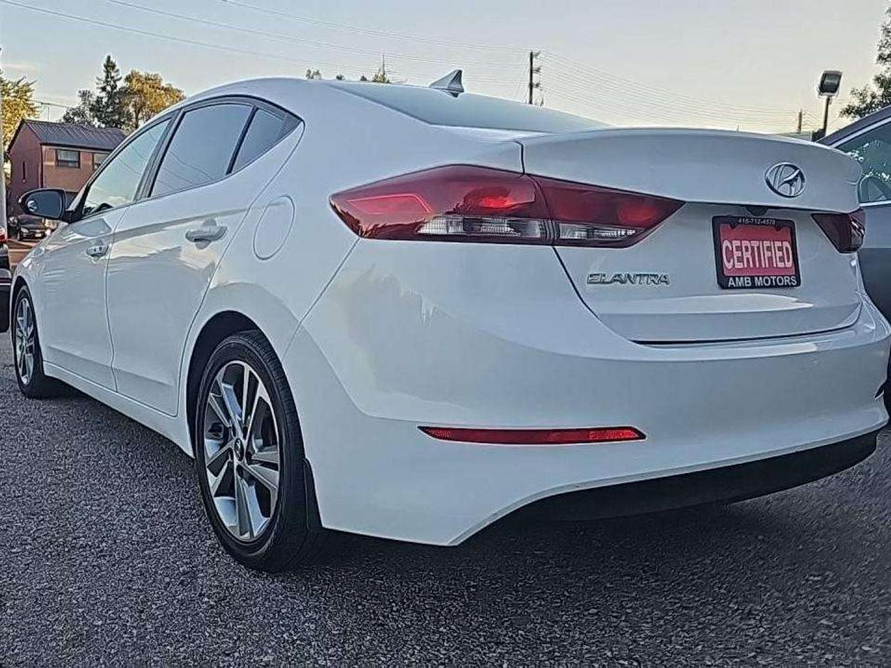2017 Hyundai Elantra GLS Photo