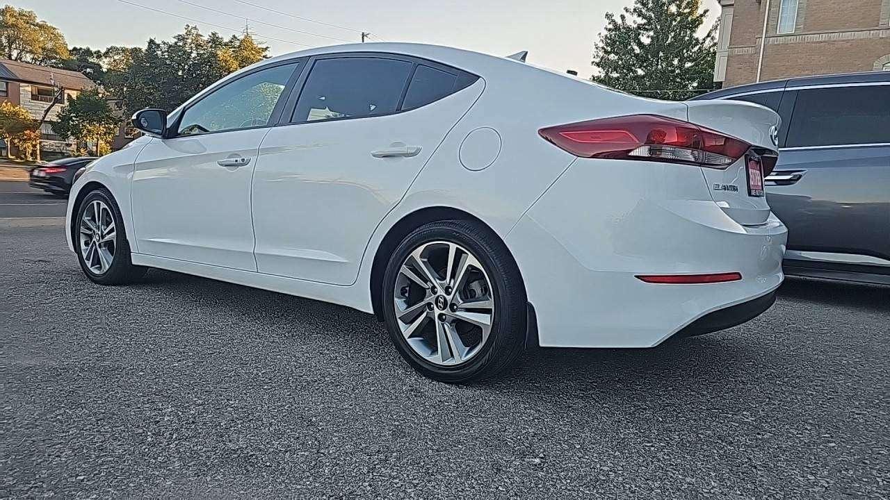 2017 Hyundai Elantra GLS Photo