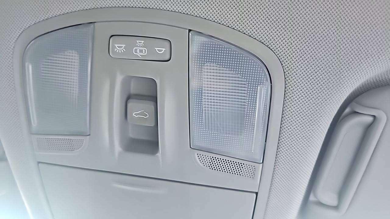 2017 Hyundai Elantra GLS Photo