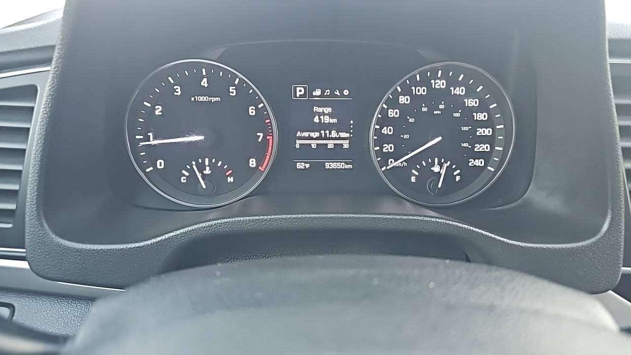 2017 Hyundai Elantra GLS Photo